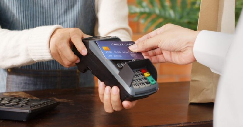 Customer,Using,Credit,Card,For,Payment,To,Owner,At,Cafe